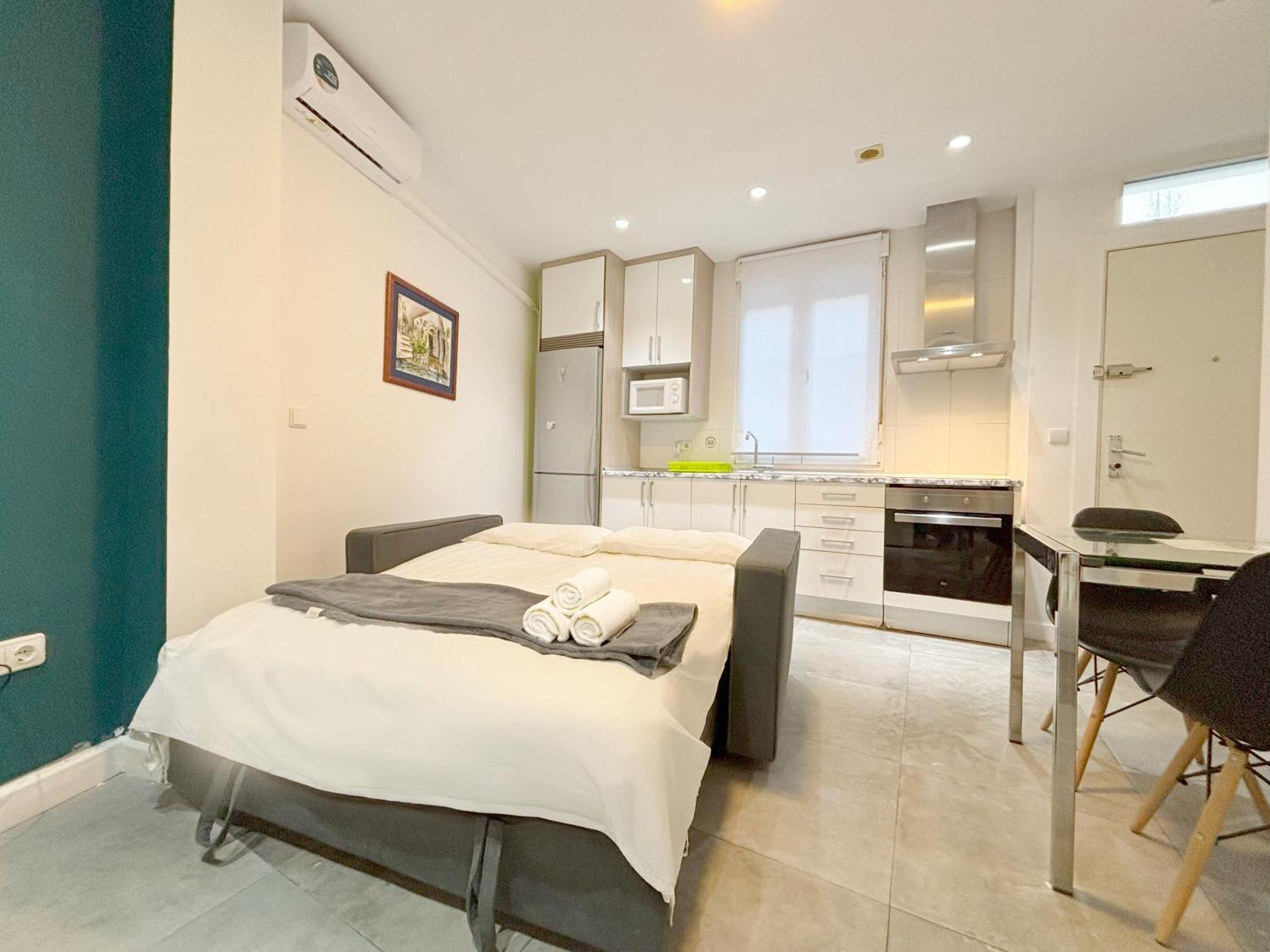 Luminoso, Con Patio Y Buena Zona Lejlighed Madrid Eksteriør billede
